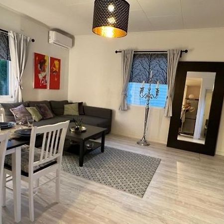 Apartament Fresh And Cozy Little House 45Km In Taby Sztokholm Zewnętrze zdjęcie